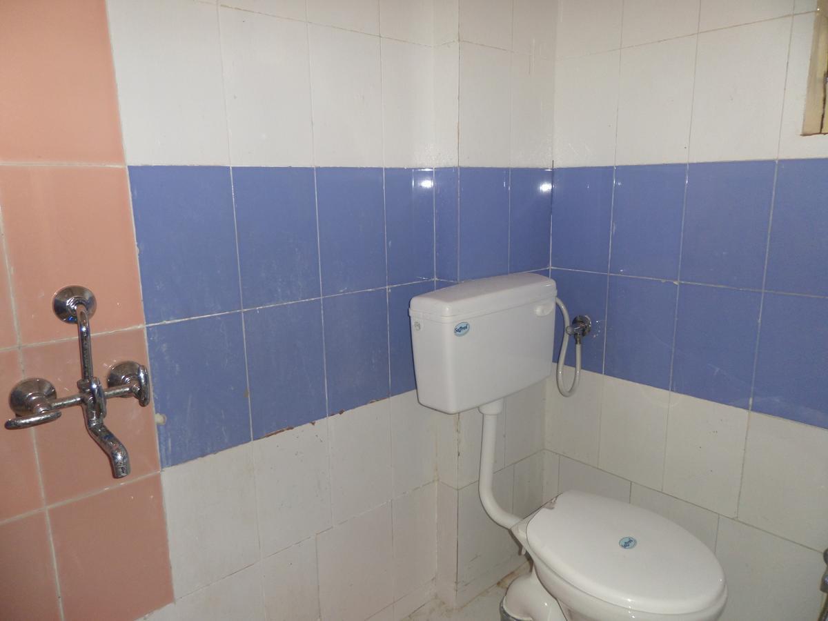 Hotel Royal Lodging Phursungi Екстер'єр фото